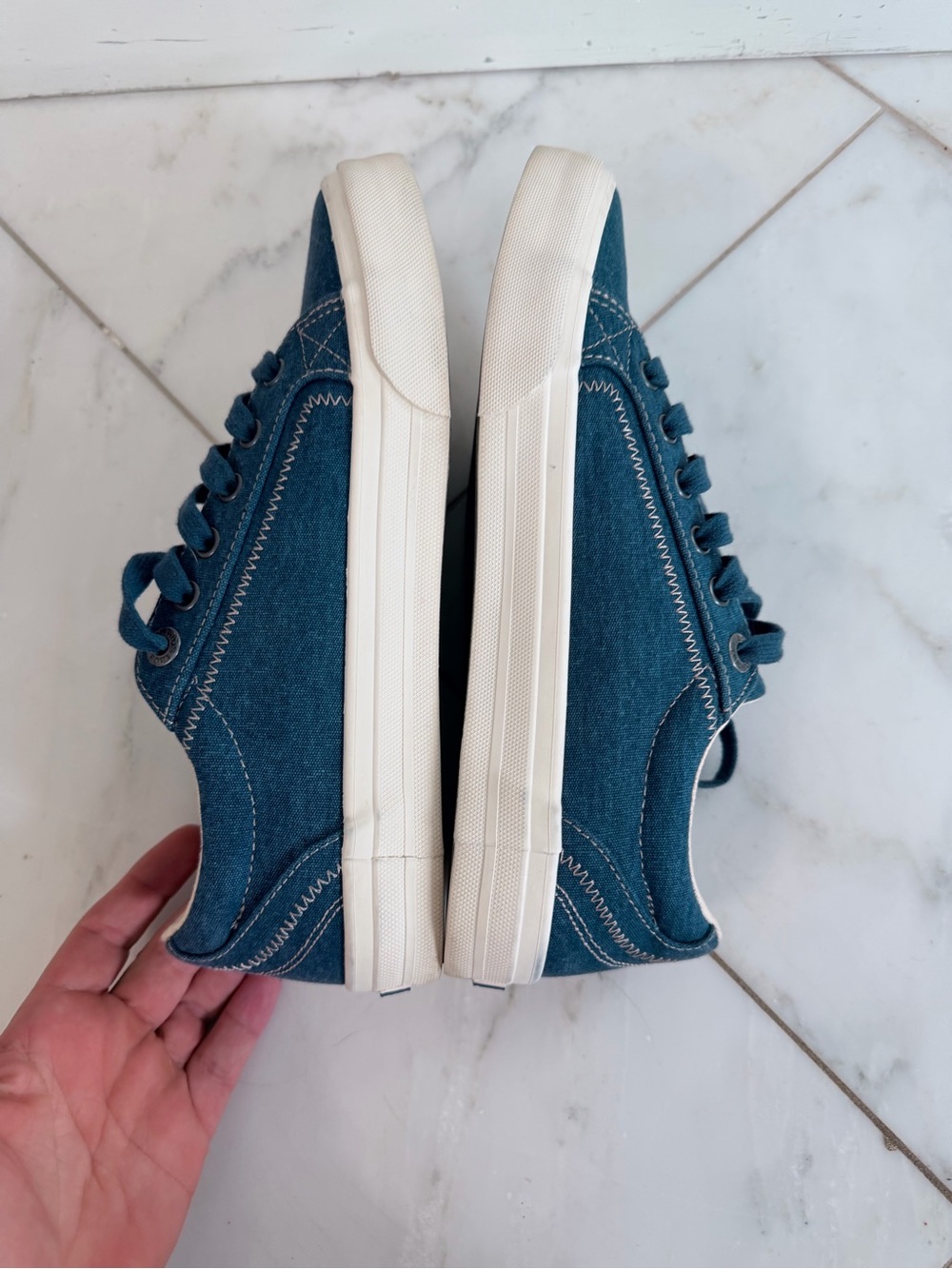 Taos Shoes Women’s 8.5 Denim Dark Blue Color Sneakers comfort walking support - Picture 4 of 9